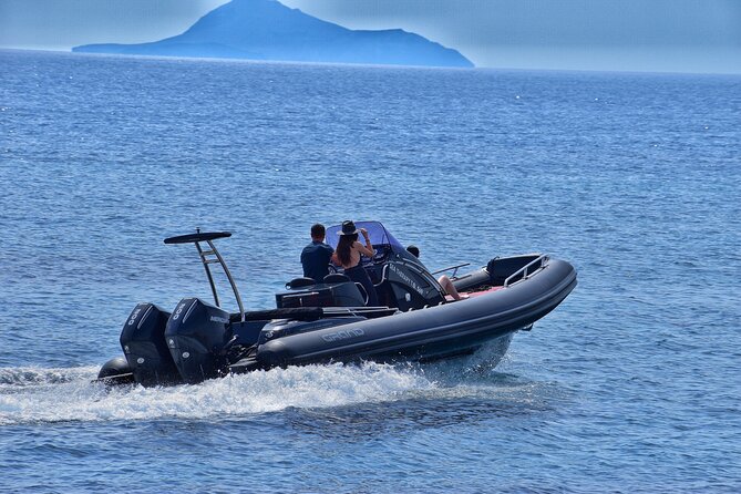 Private Boat Tour of Santorini - Mesa Pigadia Bay and Black Rock: calm water for round two