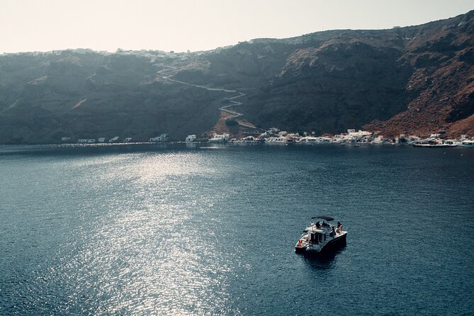 Private Caldera Cruise with Power Catamaran ENJOY incl. Meal & Drinks - Thirasia and customizing your route: how flexible is this cruise?