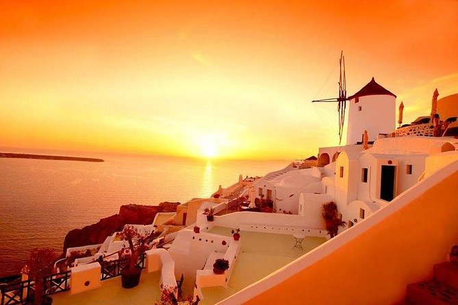 Private Day trip Santorini 4 hours - Red Beach: crimson and black with dark blue water