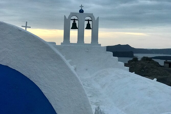 Private Discovery Tour with Wine Tasting - Akrotiri - Red beach - Pyrgos Village Walk: Cobblestones, Castle Walls, Blue Domes