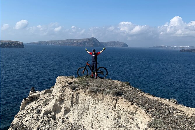 Private Electric Mountain Bike Experience and Tour in Santorini - Why Santorini Works So Well for an E-Mountain Bike Day