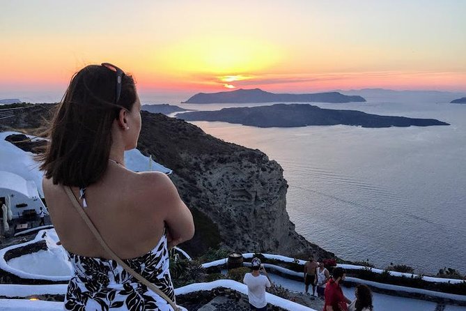 Private Half-Day Tour of Santorini North Side - Oia stop: cliffside charm and the classic blue-roof views