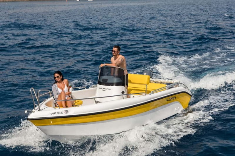 Private License-Free Boat Trip – Santorini Coast & Caldera - Why a license-free boat trip from Vlichada makes sense