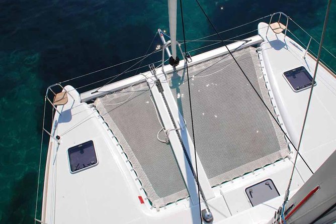 Private Morning Tour Lagoon 400-380 Sailing in Santorini ,lunch, drink, transfer - The food and drinks part: what makes onboard lunch feel worth it