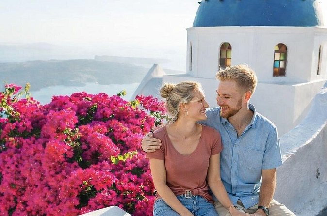 Private Photoshooting in Santorini with a local Photographer - English-speaking guidance and a low-stress process