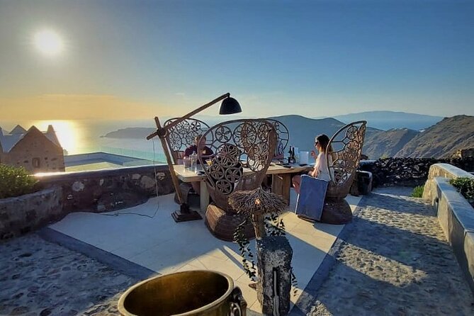 Private Romantic Sunset Dinner with Caldera views in Santorini - Service style in a private setting: what “queen and king” really means