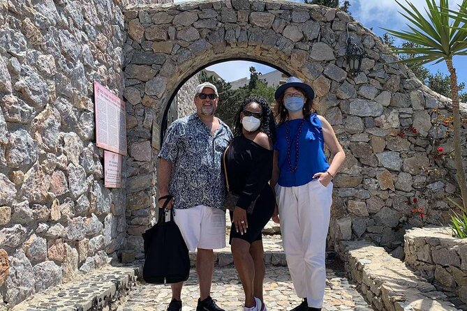 Private Santorini Half Day Highlights 4-Hour Tour & Native Driver - Why this private 4-hour highlights tour is a smart Santorini choice