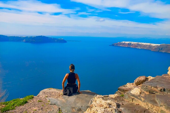 Private Sightseeing Tour in Santorini - Perissa Black Sand Beach: why the color is the main event