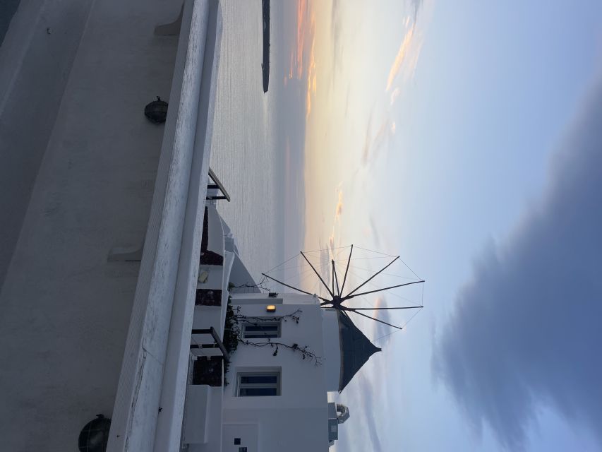 Private Tour of the Famous Blue Domes and Caldera - The people factor: English hosts who handle the day