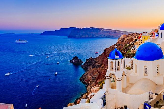 Private Tour Santorini best Attractions - Oia’s main street: photo time, but also orientation