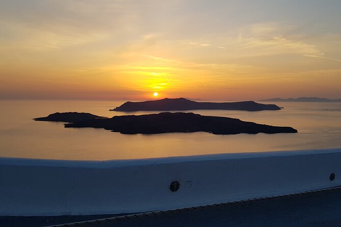Private Transfer from-to Santorini airport to-from anywhere in Santorini Island - Flat-rate pricing that stays predictable (and why that’s valuable)