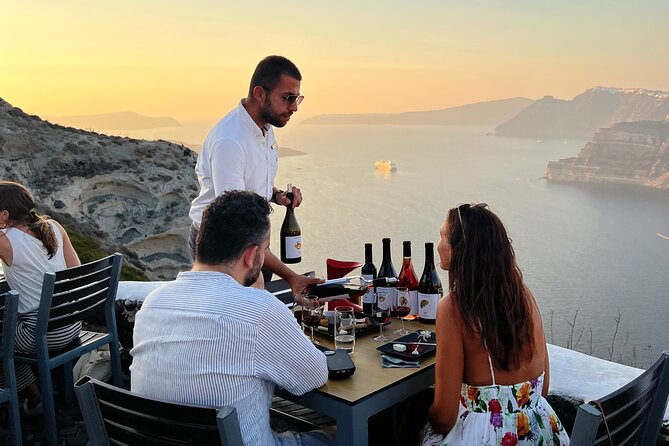 Private Wine Tour in 3 Wineries with 12 Wine Tastings and Tapas - Key things that make this tour work