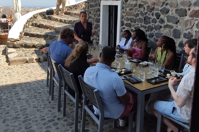 Private Wine Tour in 3 Wineries with 12 Wine Tastings and Tapas - Price and value: what $277.56 per person is really buying