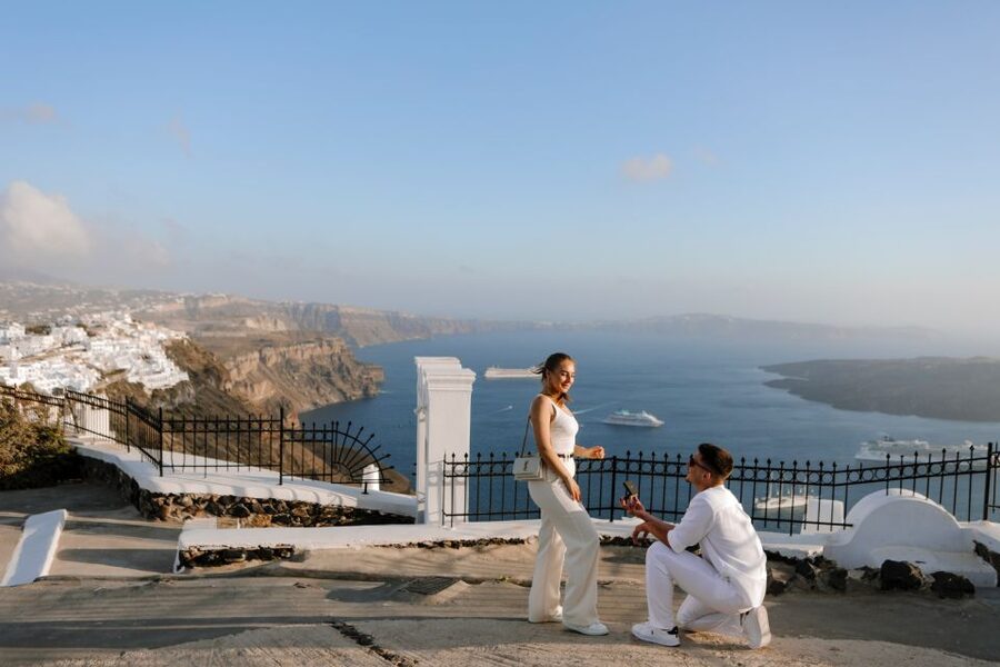 Proposal Photographer in Santorini - Price and value: what $303 buys for up to 6 people