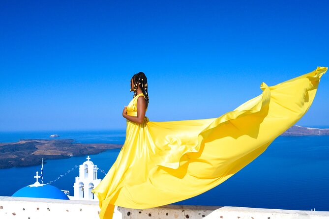 Santorini 2h Private Flying Dress Photoshoot with Transportation - The team vibe: punctual, friendly, and good at making you feel like you fit the scene