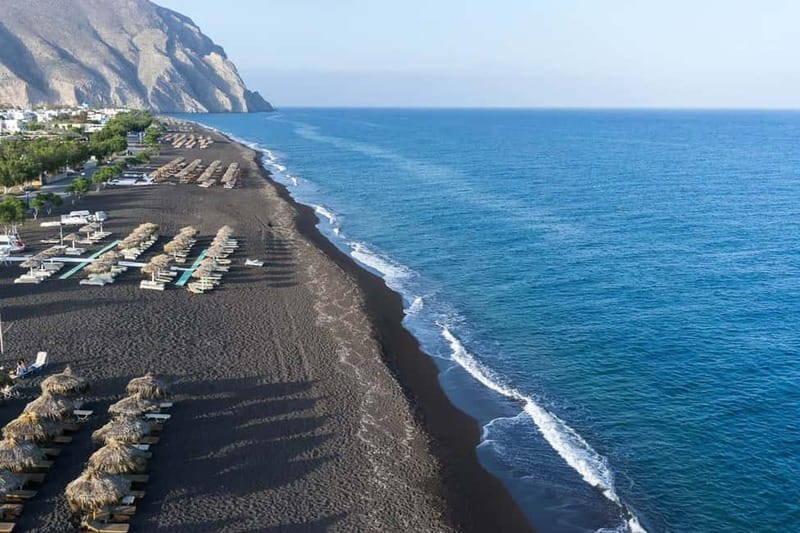 Santorini: 30 Minute Private Helicopter Flight - The route vibe: volcano, beaches, villages, then back for landing views