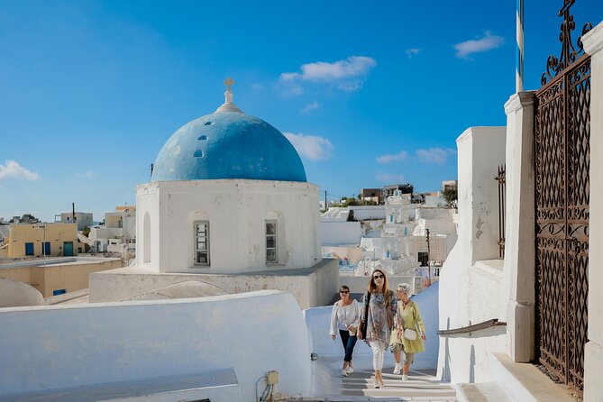 Santorini: 4hr Private First Impressions Tour - Stop 3, Kamari black sand beach: the quick Aegean reset