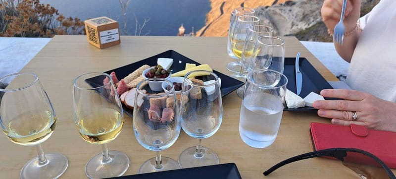 Santorini: 5 Hour Private Tour in Santorini with a Local - What to bring so you do not lose time