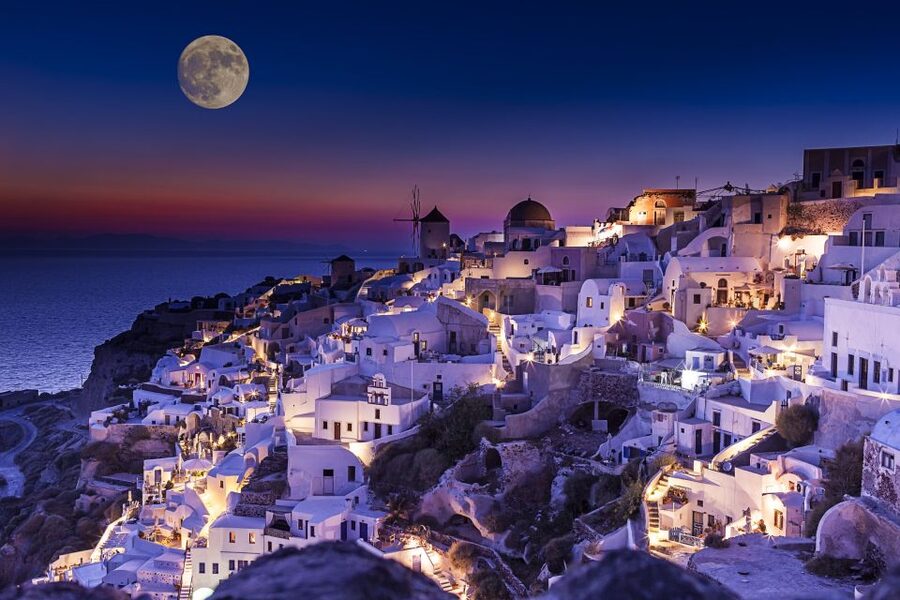 Santorini 5hour Semi-Private SECRET SUNSET Tour - Getting Oriented in Oia, Then Catching the Caldera at Its Most Dramatic