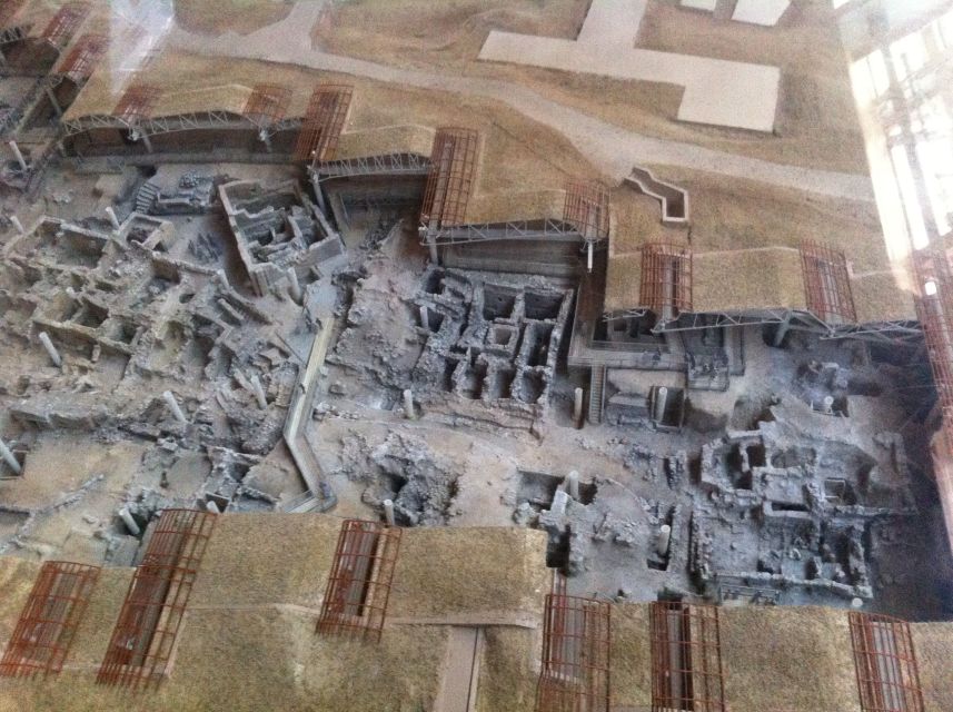 Santorini: Akrotiri Prehistoric City Guided Walking Tour - Logistics you can handle, meeting point and tour timing