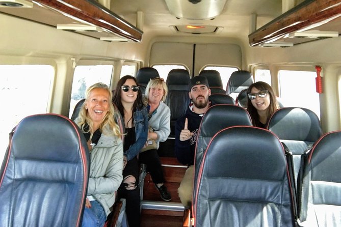 Santorini Arrival Transfer & Travel Services - Shared vs private: choose how much control you want