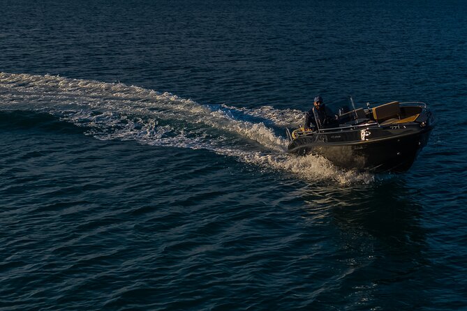 Santorini Boat Rental: License Free and Full or Half Day Options - The briefing that makes license-free boating actually feel safe