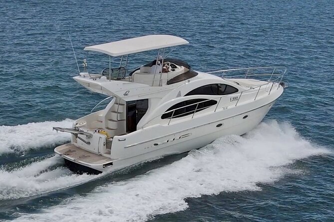Santorini Caldera: Private Flybridge Yacht Experience - Thirassia: the lunch or dinner break that makes the day feel complete