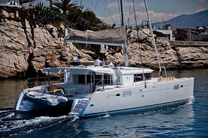 Santorini Caldera Sailing Tour with BBQ Lunch and Drinks - The BBQ Lunch and Unlimited Drinks: Value, Taste, and the Social Flow