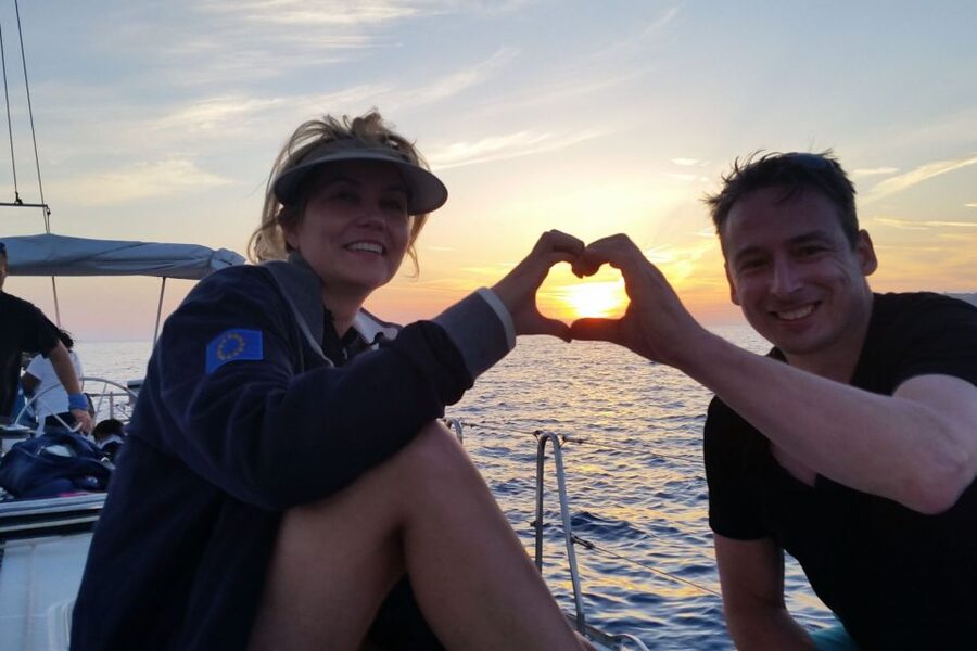 Santorini Caldera: Sunset Sailing Cruise with Meal - Palea Kameni and Nea Kameni: Volcanic Rocks and Hot-Spring Time
