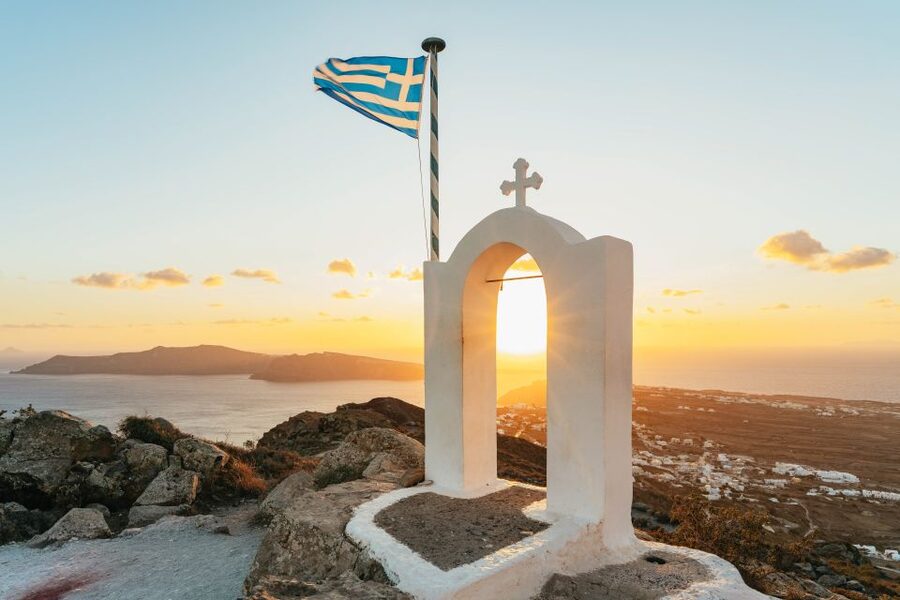 Santorini: Caldera Trail Guided Hike and Sunset Viewing - Fira to Firostefani: classic white houses, quick history cues