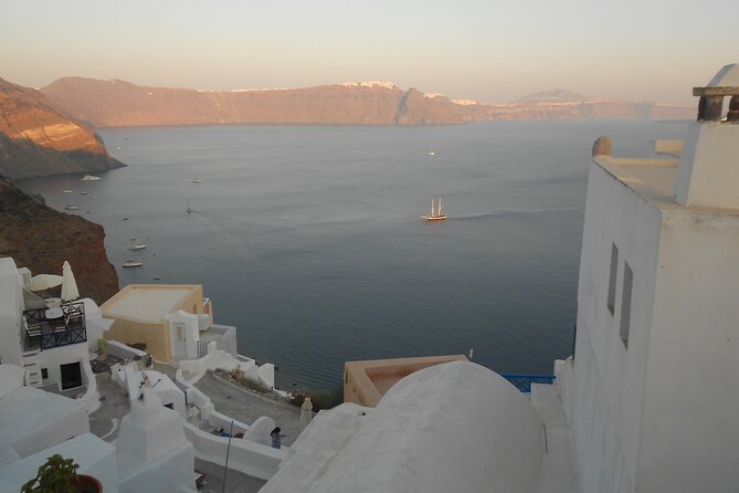 Santorini car tour with a local - Imerovigli and the blue-domed photo spot
