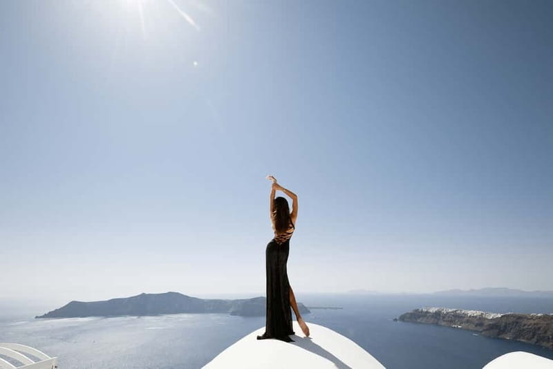Santorini: Casual Photoshoot by Flying Dress Photo © - Who should book this Santorini casual photoshoot?