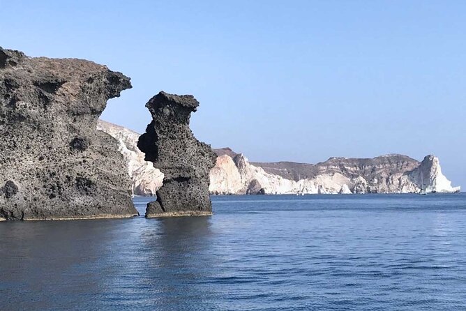 Santorini Catamaran Cruise with Greek Meal, Open-Bar and Sunset - Sunset Option: How the End of the Day Really Works
