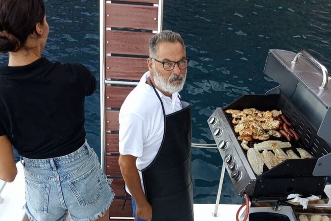 Santorini Catamaran Cruise with Meal and Drinks - Practical Tips for a Smooth Catamaran Day