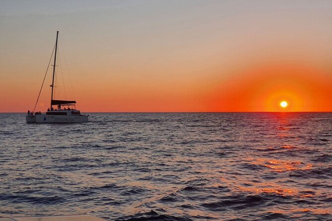 Santorini Classic Catamaran Cruise with BBQ, Drinks and Transfers - The catamaran route: caldera views plus photo stops that keep moving