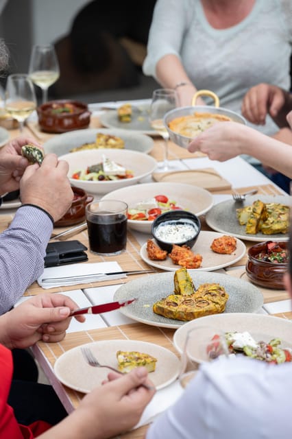 Santorini: Cooking Class with Lunch and Wine Tasting - Logistics to plan for: meeting point and transfer buffer