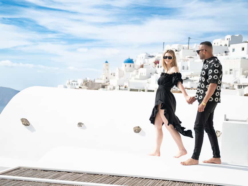 Santorini Couple Photoshooting - Key things to know before you book a Santorini couple photoshoot