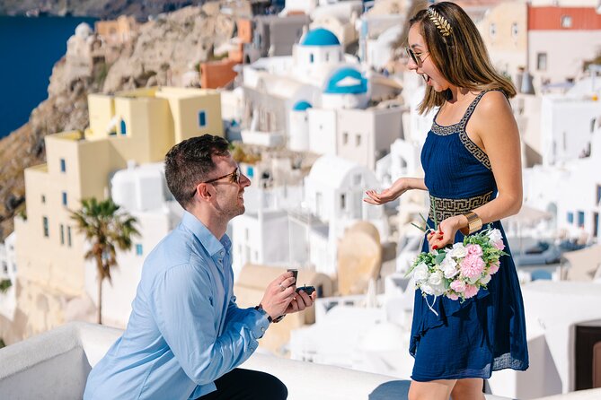 Santorini: Customized Private Photoshoot Walk in Oia - The Photo Route in Oia: Shortcuts, Private Angles, and Classic Views