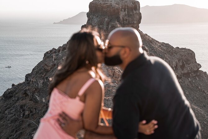 Santorini: Customized Private Photoshoot Walk in Oia - Getting the “Oia Look” You Came For, Without Wasting Frames