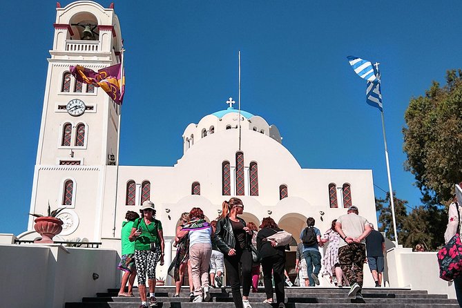 Santorini Day Tour with Sunset in Oia - Akrotiri Archaeological Site: prehistoric streets, guided like a story