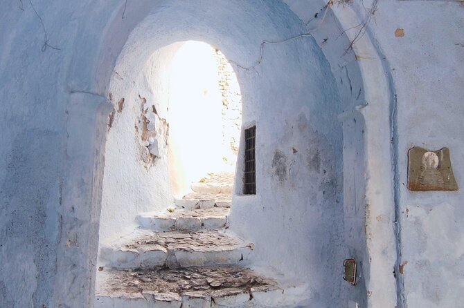 Santorini Essentials Half Day Private Sightseeing Tour - Entering Akrotiri first: the prehistoric site that sets the mood