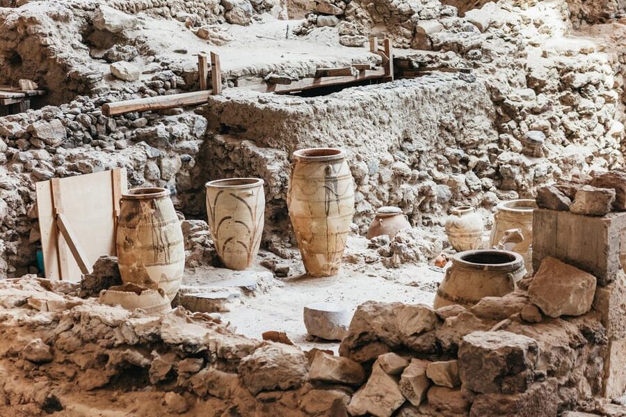 Santorini: Experience Akrotiri with a Licensed Tour Guide - Meeting Georgia at the Entrance and Getting Oriented Fast