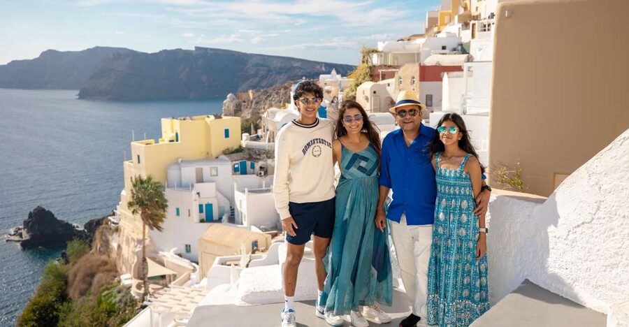 Santorini Family Photoshoot (Oia Village) - Finding the best Oia angles: from iconic domes to Aegean Sea views