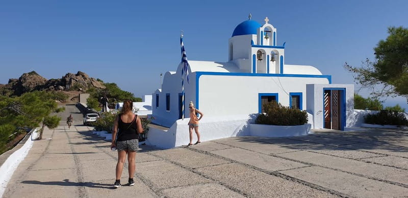 Santorini: Fira to Oia Caldera Hike with Guide - Footing, Sun, and Fitness: The Part You Should Not Ignore