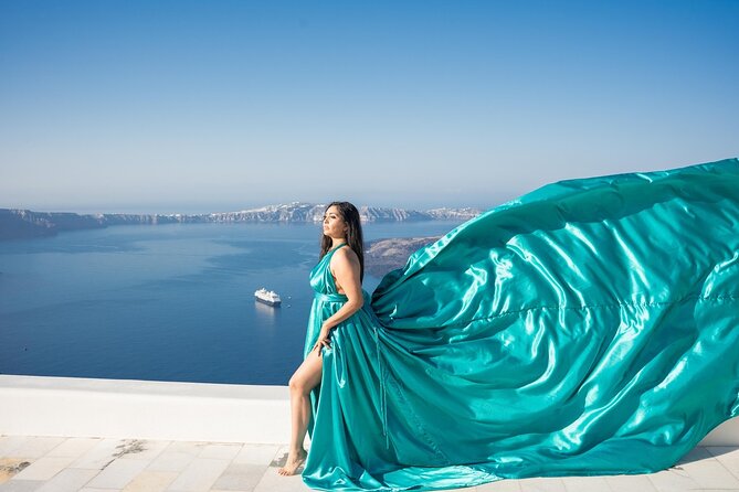 Santorini Flying Dress Private Luxury Tour Experience & Pick up - What you actually get: 250 digital files plus 50 edited picks