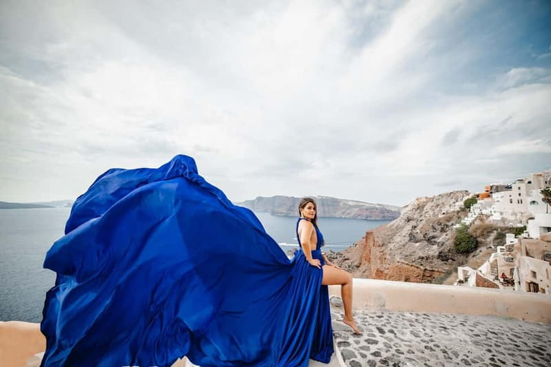 Santorini:Flying Dress shoot with Professional photographer - Should you book the Santorini flying dress photoshoot in Oia?