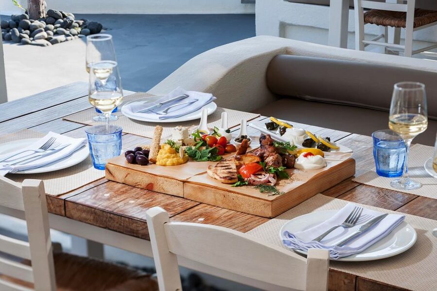 Santorini: Greek Food & Wine Tasting Tour - Price and value: why $229 can make sense here