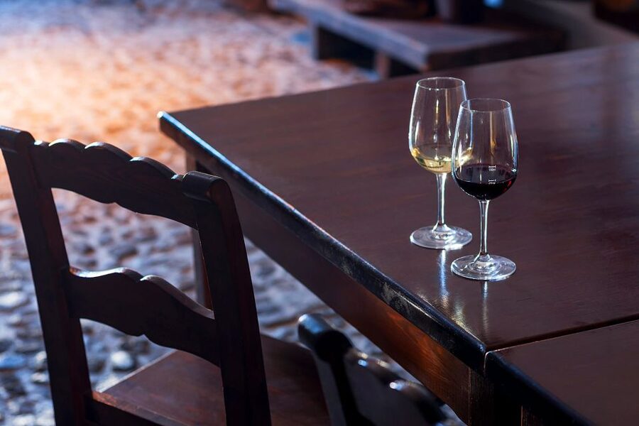 Santorini: Greek Food & Wine Tasting Tour - Who should book this Santorini food and wine tasting tour