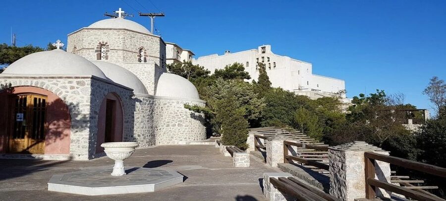 Santorini: Guided Island Day Trip with Beach Visit - How this Santorini day trip works, start to finish