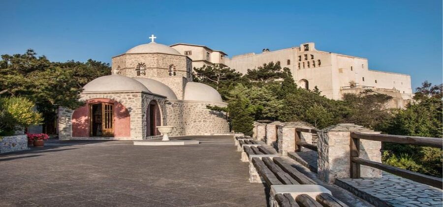 Santorini: Guided Island Day Trip with Beach Visit - Akrotiri excavations and museum: what makes it more than a stop